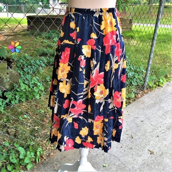 Anthony Sicari Navy Floral Top & Skirt Set - Picture 5 of 8